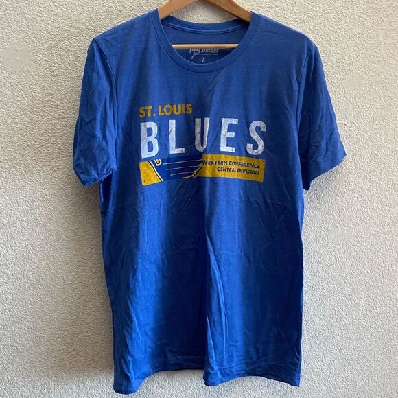 St. Louis Blues Hockey NHL Western Conference 108 Stitches T-Shirt Large NWOT - Picture 1 of 3